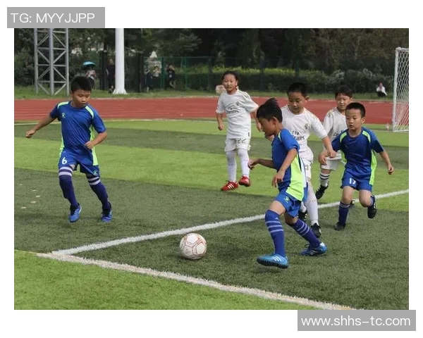 足球明星齐聚庆国庆传递祝福展现团结力量与荣耀梦想