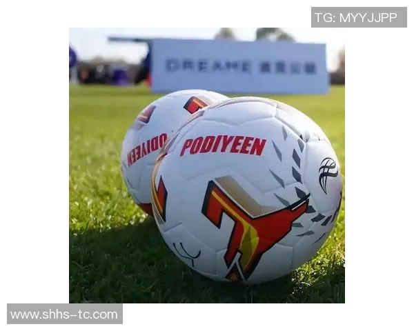 回顾足球明星十八岁时的青春风采与梦想追逐的珍贵瞬间