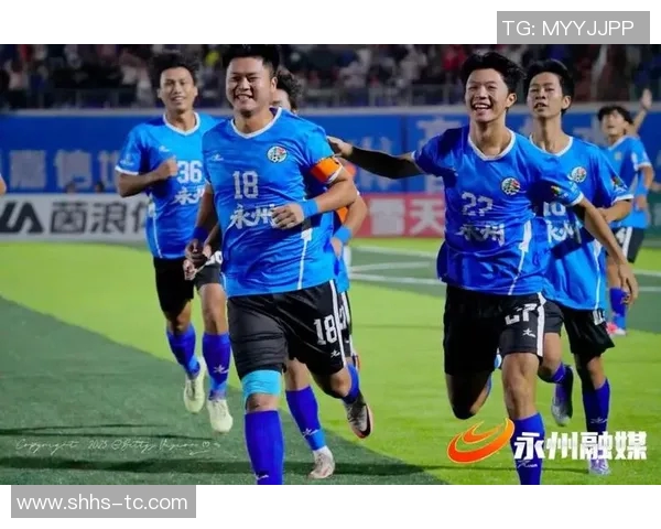 追逐绿茵梦想的足球明星们心中的荣耀与坚持